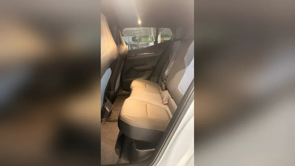 Volvo EX30 - Imagem 12