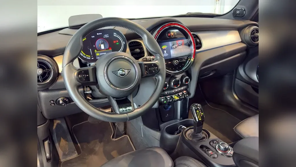 Mini Cooper SE - Imagem 19