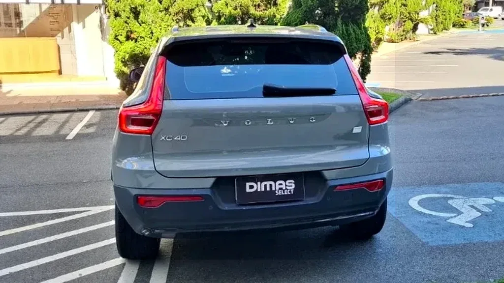 Volvo XC40 Recharge - Imagem 4