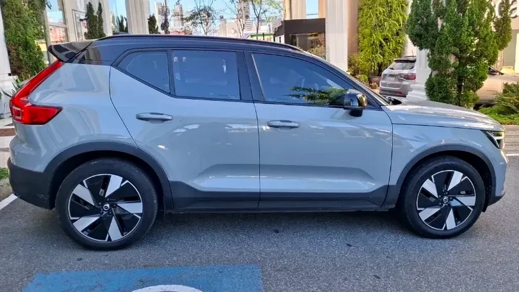 Volvo XC40 Recharge - Imagem 5