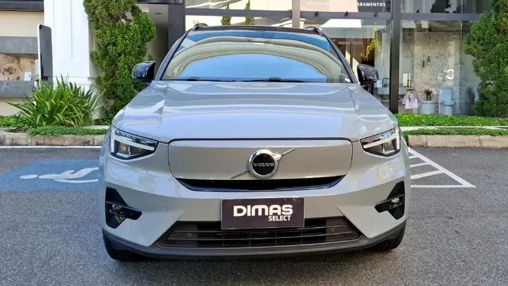 Volvo XC40 Recharge - Imagem 7