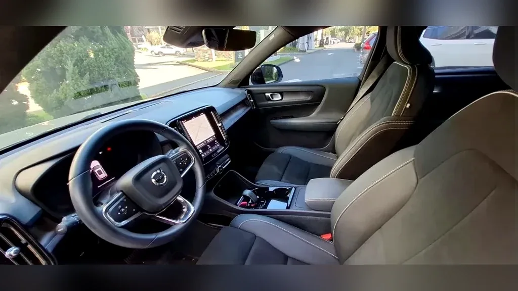 Volvo XC40 Recharge - Imagem 9
