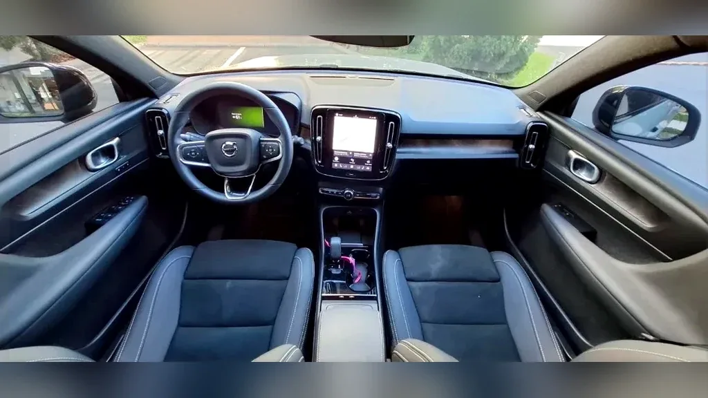 Volvo XC40 Recharge - Imagem 10