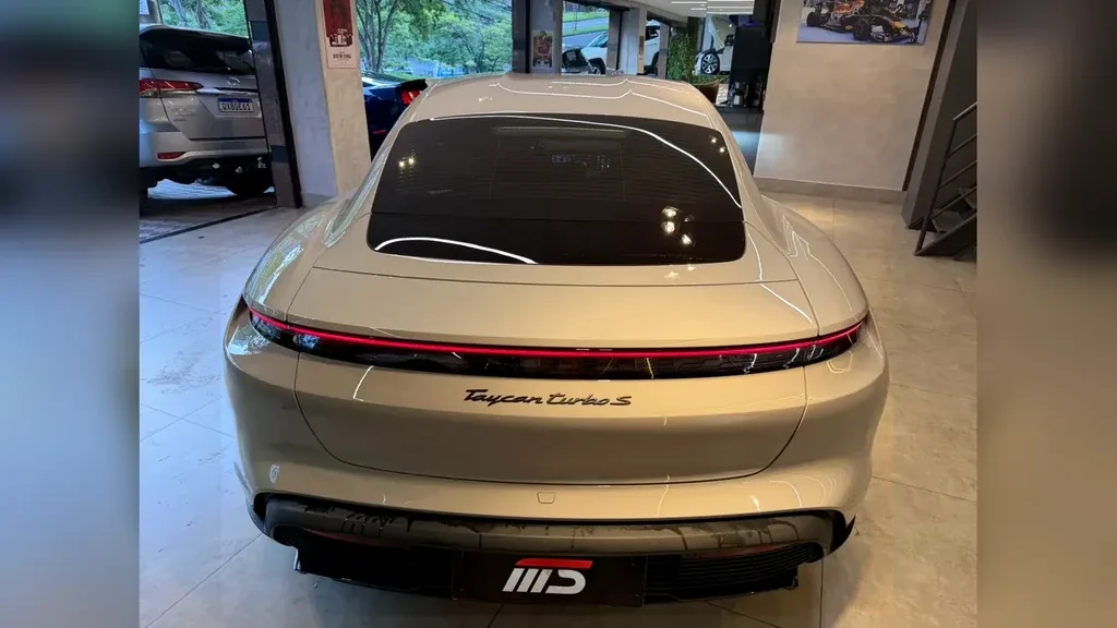 Porsche Taycan - Imagem 5