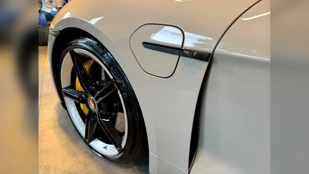 Porsche Taycan - Imagem 8