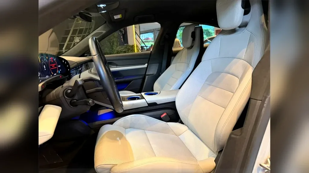 Porsche Taycan - Imagem 13