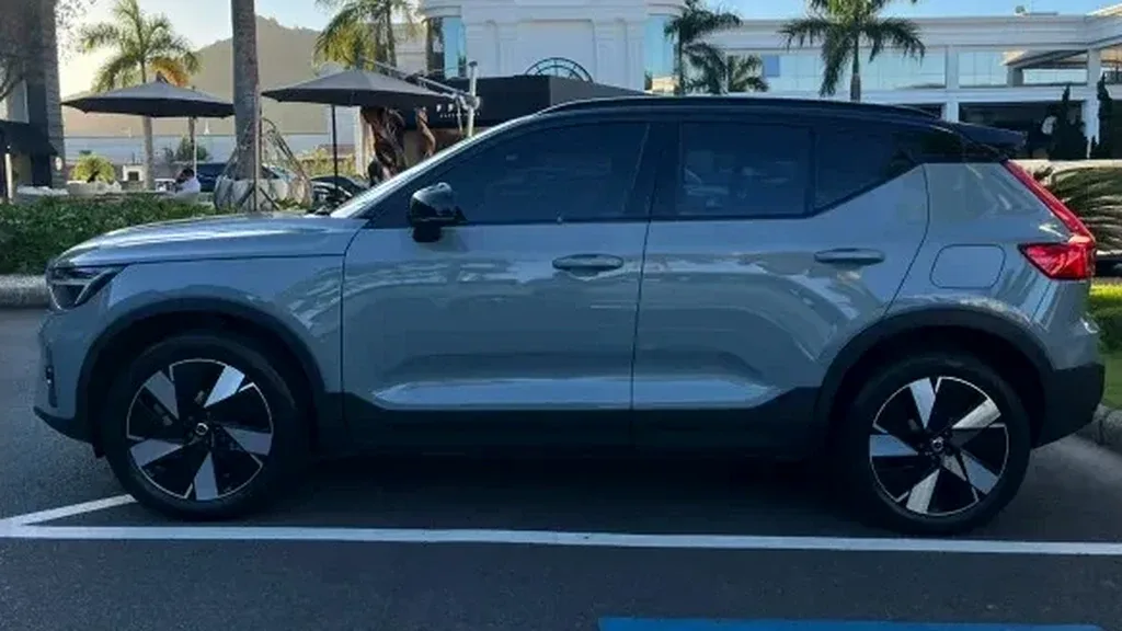 Volvo XC40 Recharge - Imagem 2