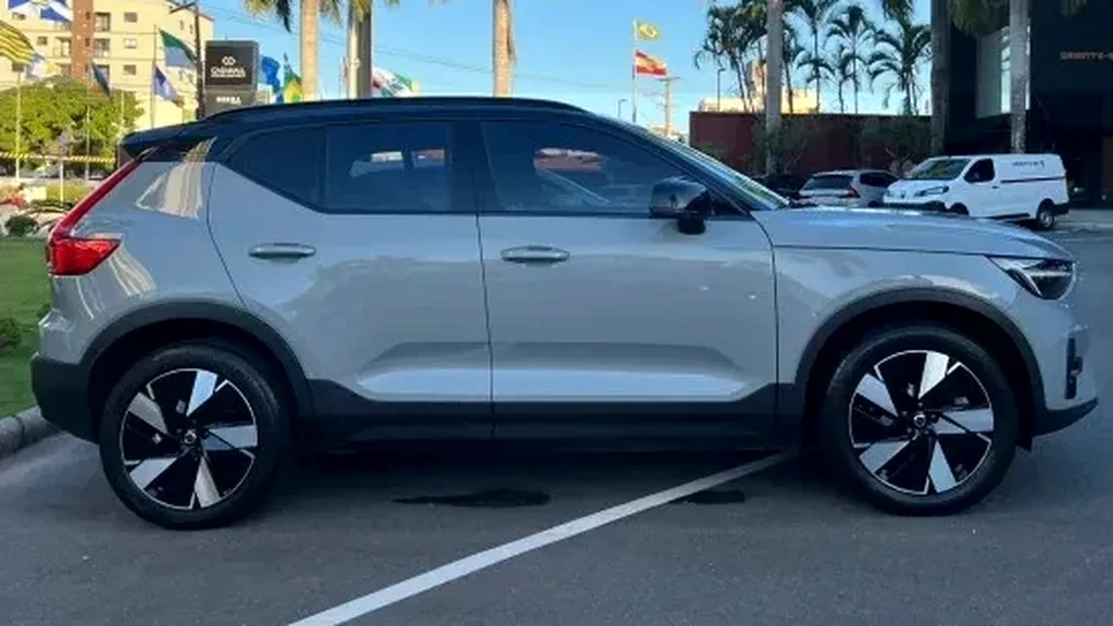 Volvo XC40 Recharge - Imagem 6