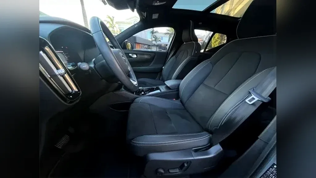 Volvo XC40 Recharge - Imagem 13