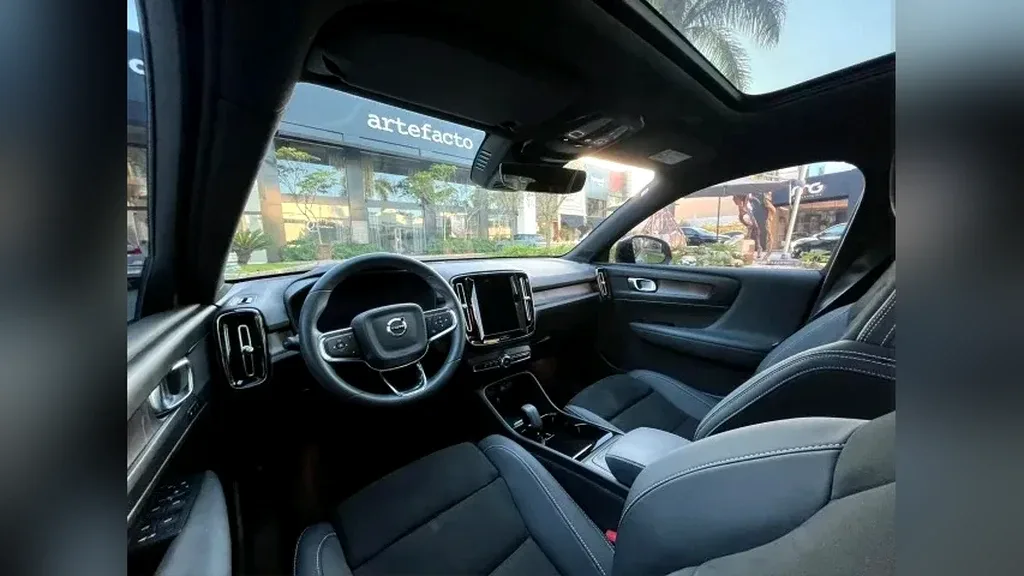 Volvo XC40 Recharge - Imagem 14