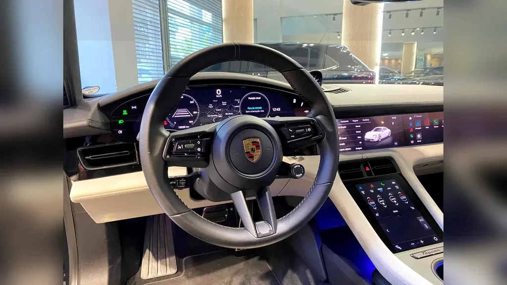 Porsche Taycan - Imagem 12
