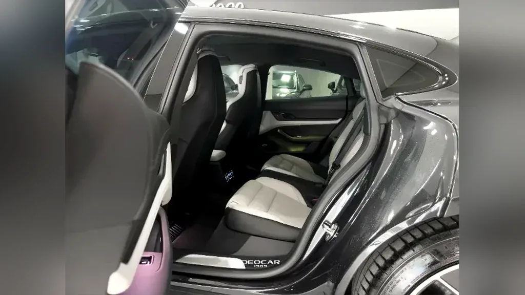 Porsche Taycan - Imagem 9