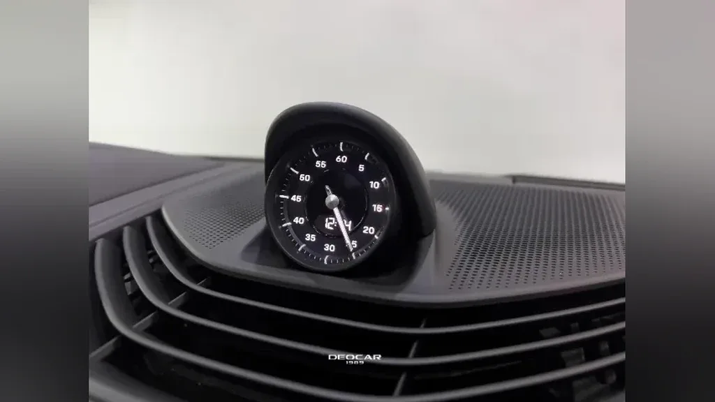 Porsche Taycan - Imagem 17