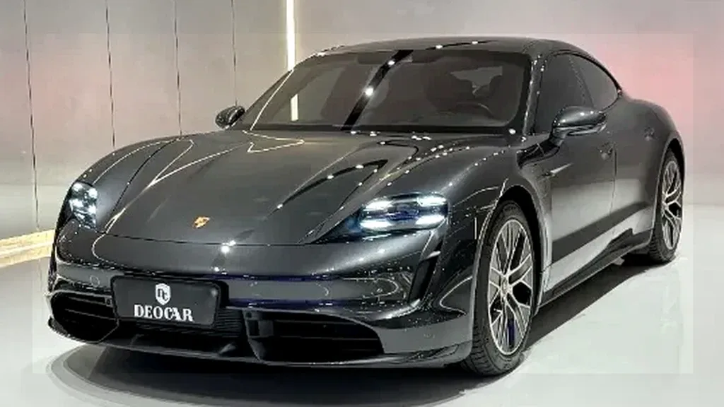 Porsche Taycan - Imagem 18