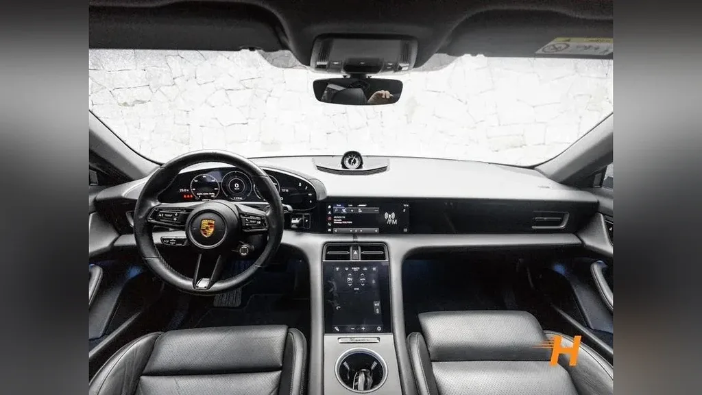 Porsche Taycan - Imagem 8