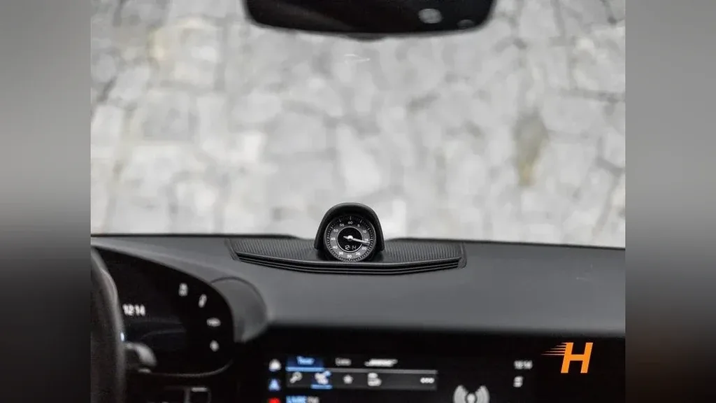 Porsche Taycan - Imagem 11