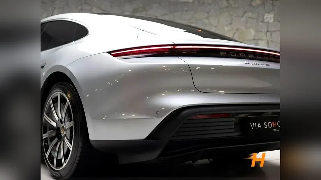 Porsche Taycan - Imagem 17