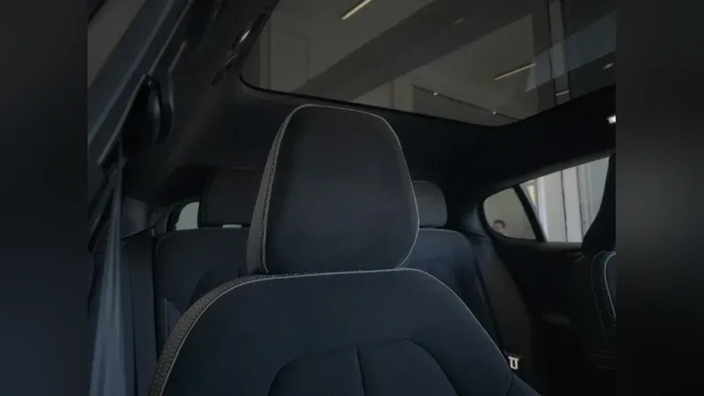 Volvo C40 Recharge - Imagem 13