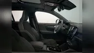Volvo XC40 Recharge - Miniatura 16