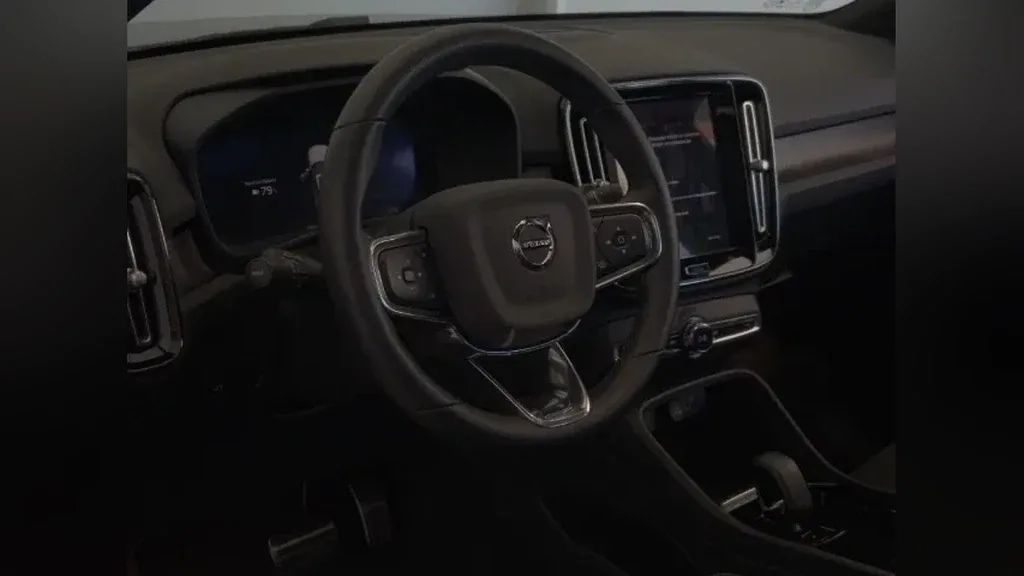 Volvo XC40 Recharge - Imagem 2