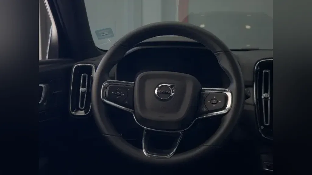 Volvo XC40 Recharge - Imagem 5