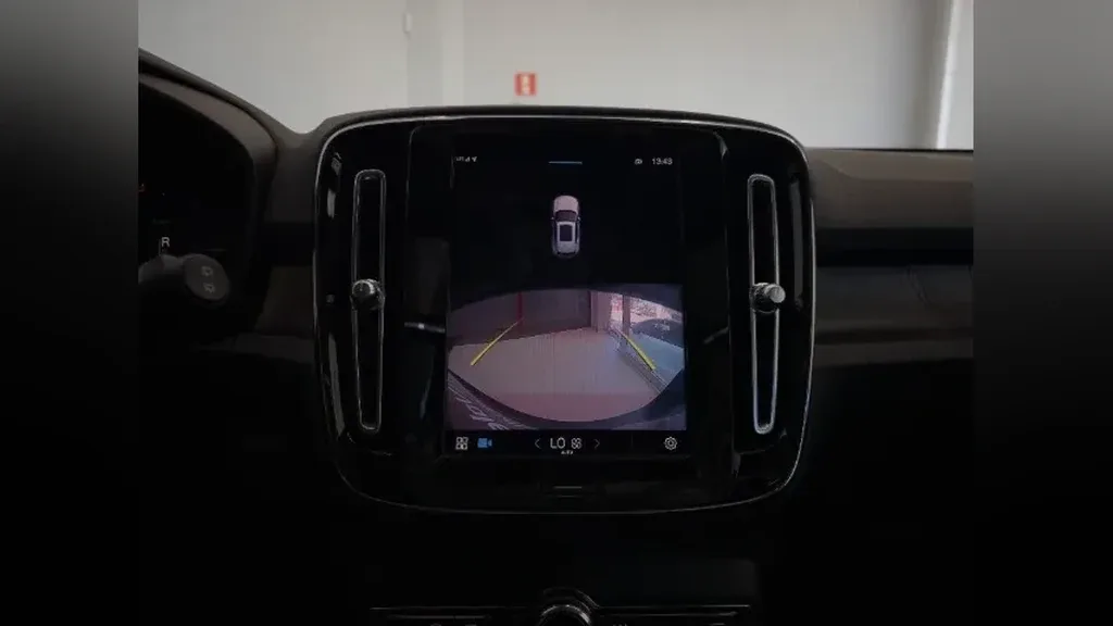 Volvo XC40 Recharge - Imagem 13