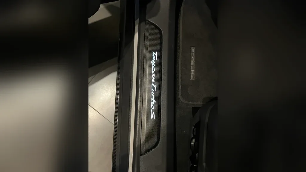 Porsche Taycan - Imagem 5