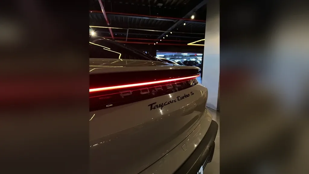 Porsche Taycan - Imagem 16