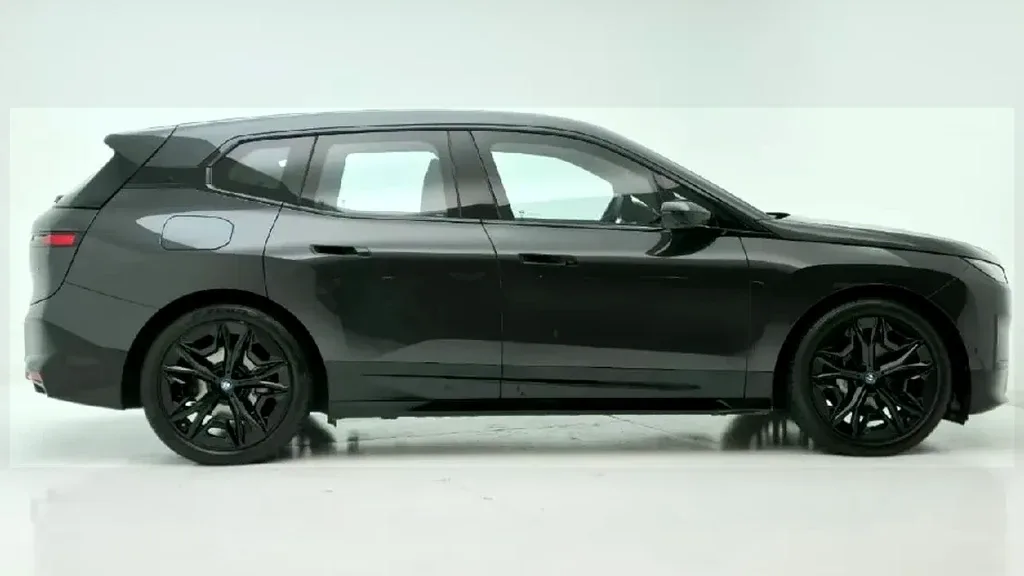 BMW Ix - Imagem 2