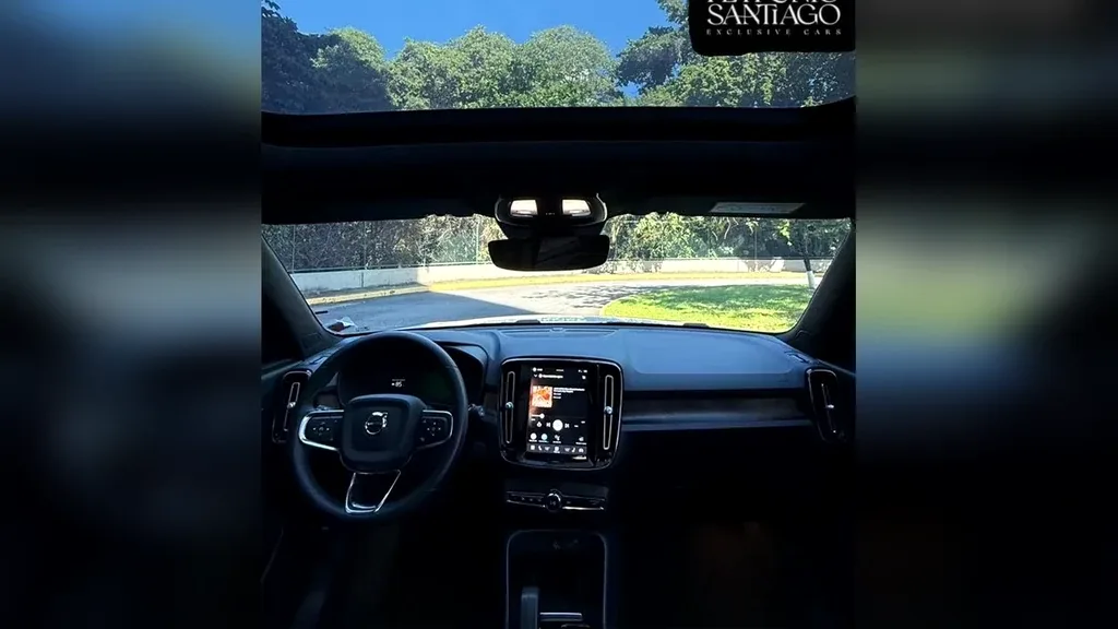 Volvo XC40 Recharge - Imagem 9