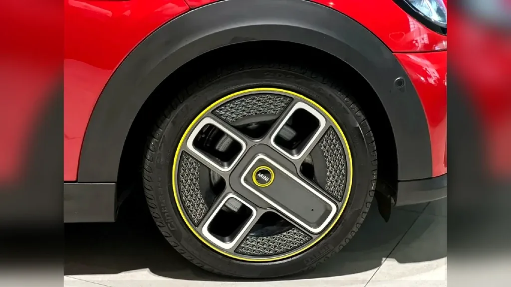 Mini Cooper SE - Imagem 17