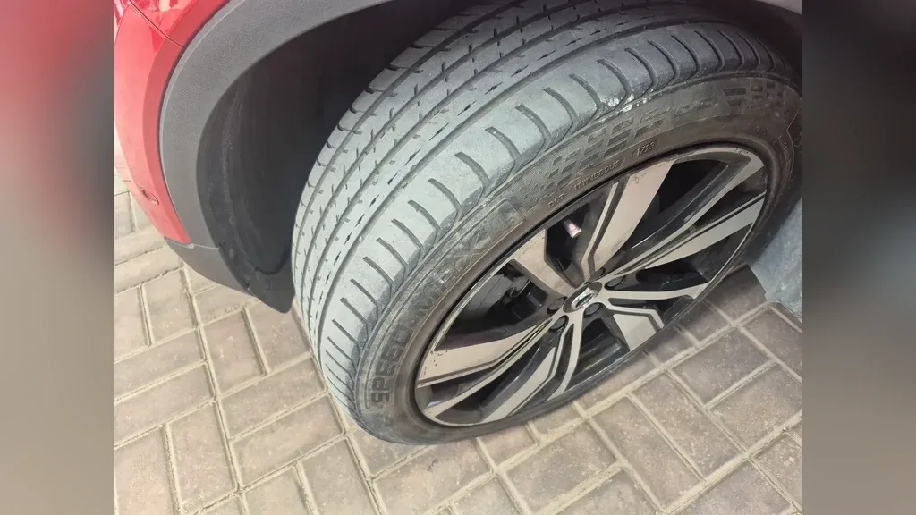 Volvo XC40 Recharge - Imagem 9