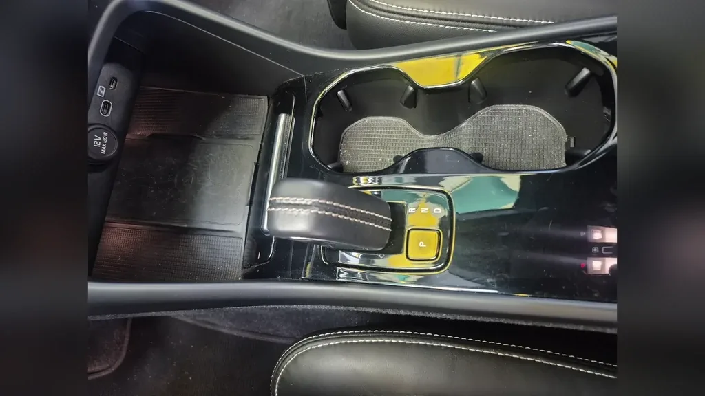 Volvo XC40 Recharge - Imagem 13