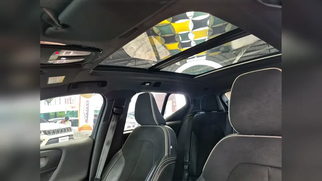 Volvo XC40 Recharge - Imagem 17