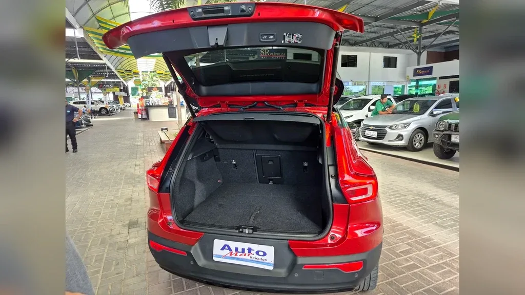 Volvo XC40 Recharge - Imagem 18