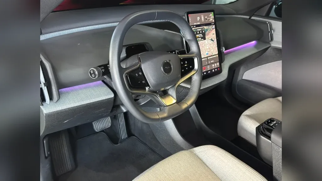 Volvo EX30 - Imagem 13