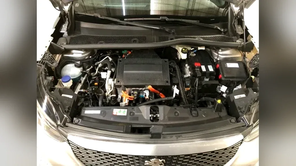 Peugeot E-2008 - Imagem 4