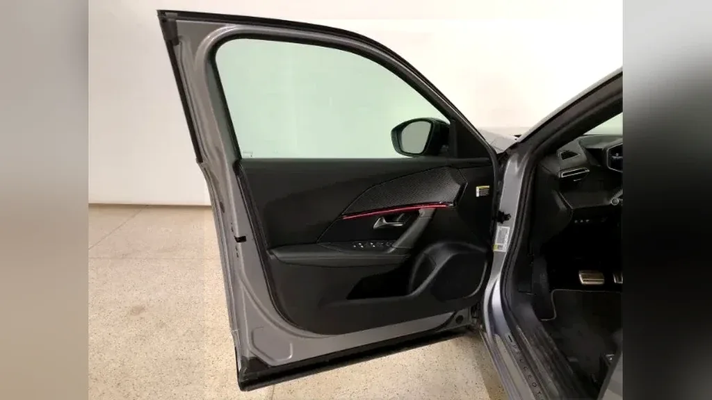 Peugeot E-2008 - Imagem 9