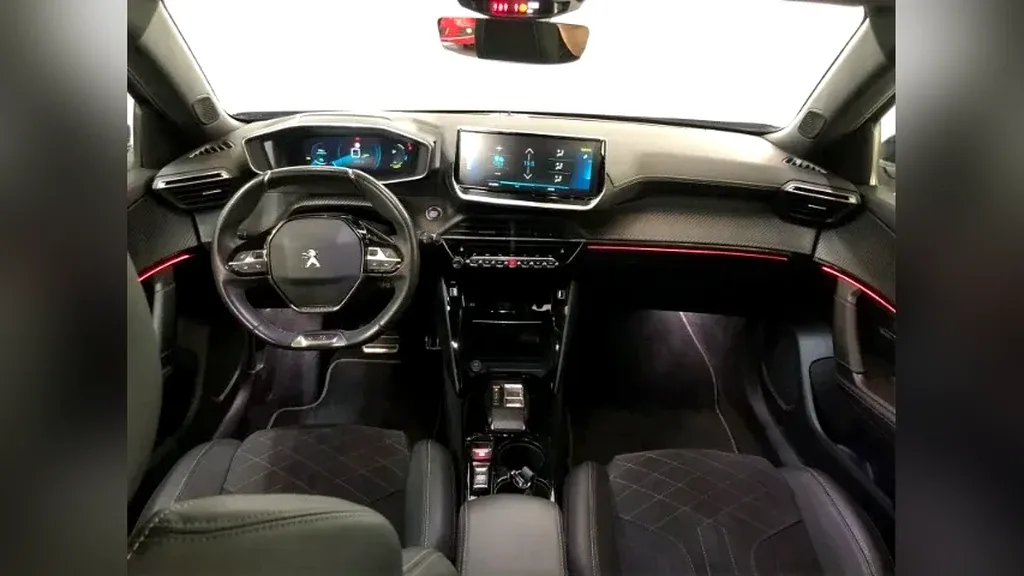 Peugeot E-2008 - Imagem 11