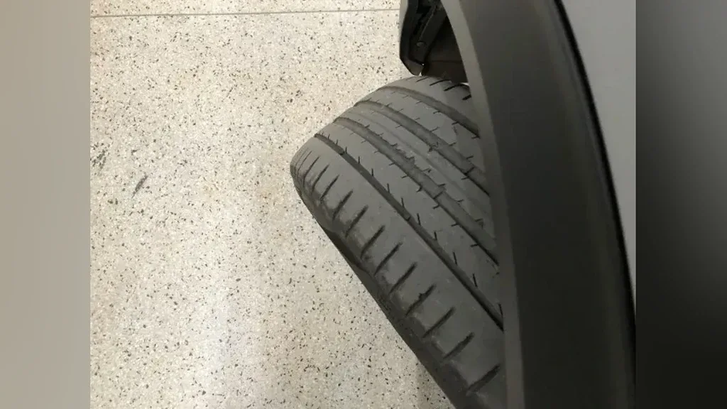 Peugeot E-2008 - Imagem 17