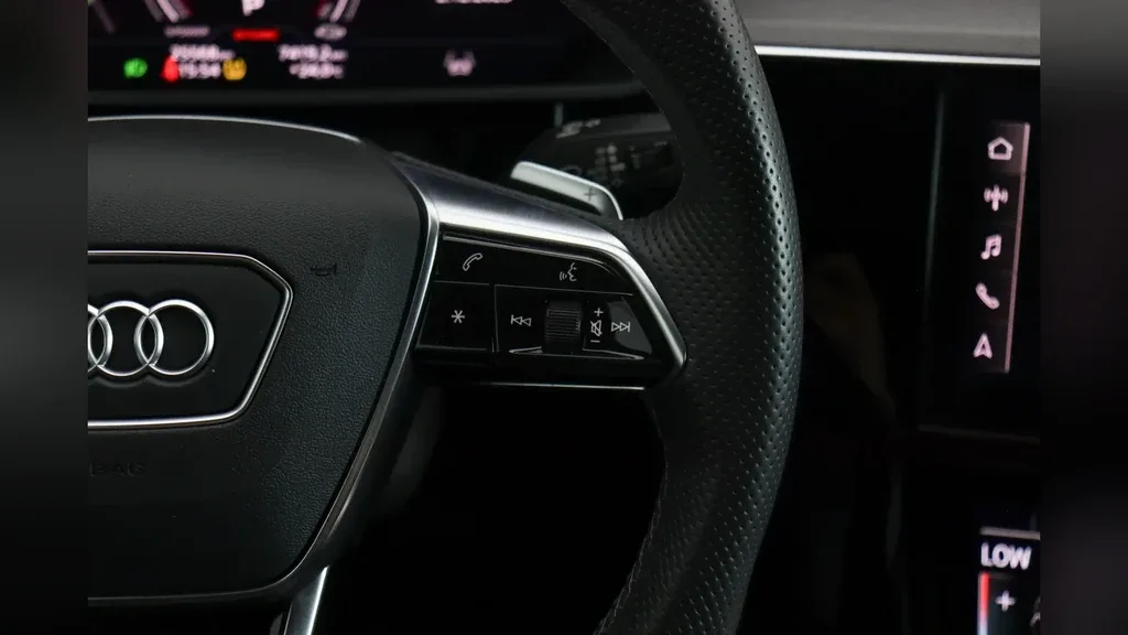 Audi E-tron S Sportback - Imagem 15