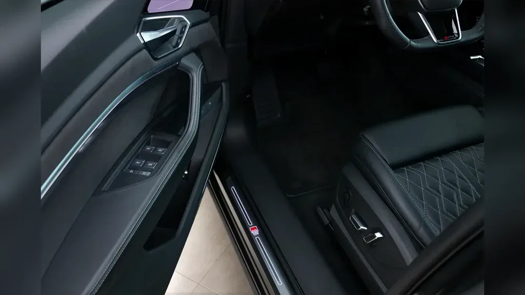 Audi E-tron S Sportback - Imagem 16