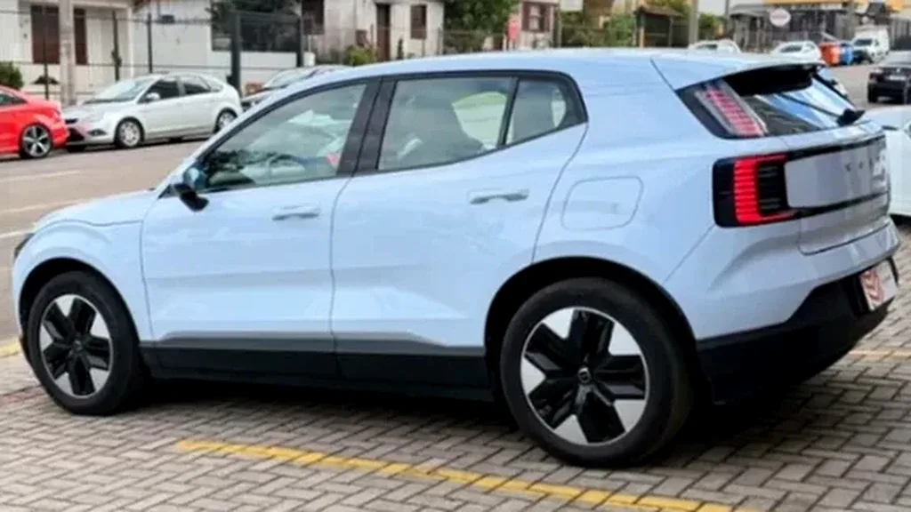 Volvo EX30 - Imagem 3