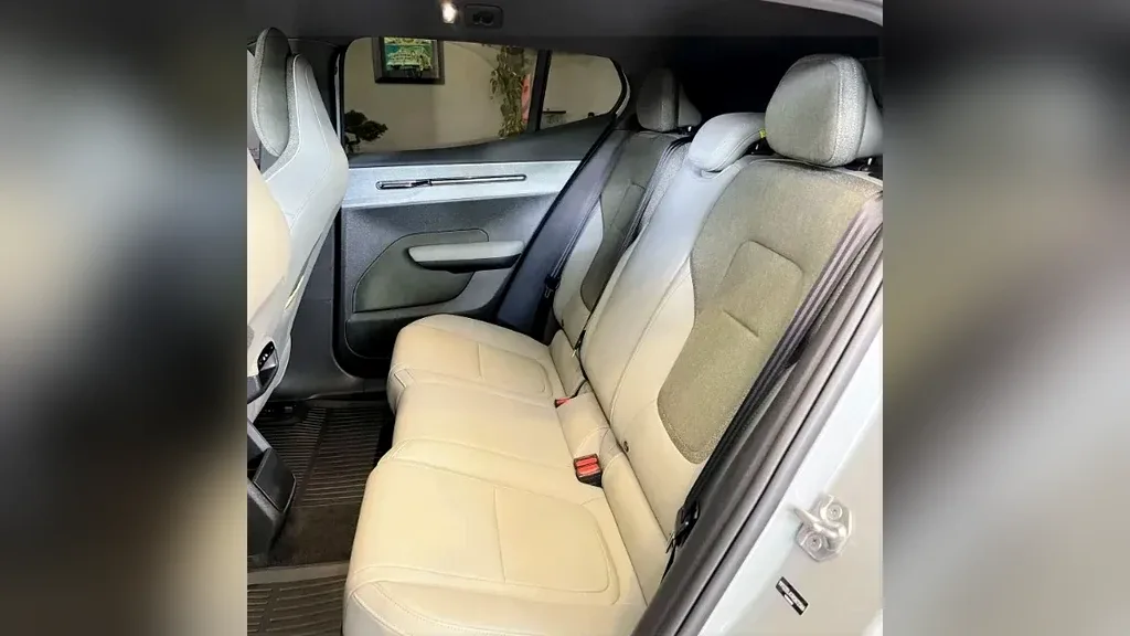 Volvo EX30 - Imagem 13