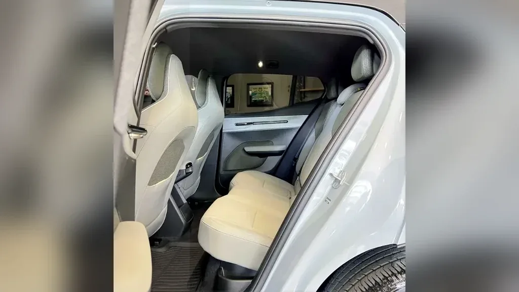 Volvo EX30 - Imagem 14