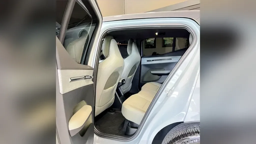 Volvo EX30 - Imagem 15