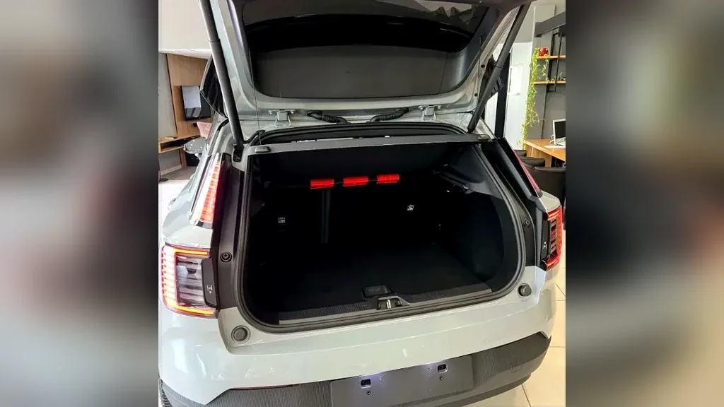 Volvo EX30 - Imagem 16