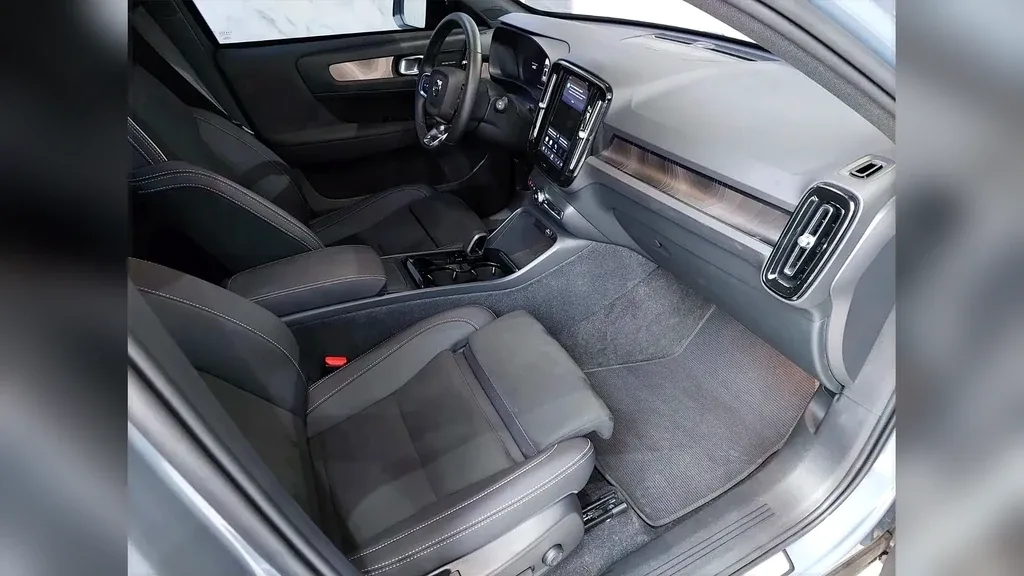 Volvo XC40 Recharge - Imagem 5