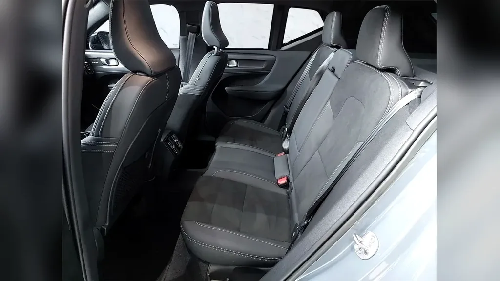 Volvo XC40 Recharge - Imagem 8