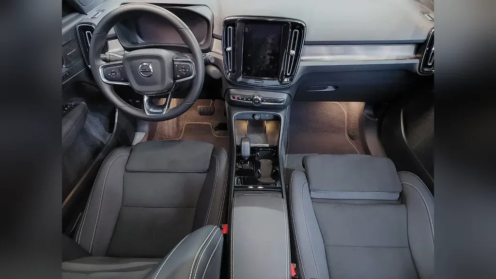 Volvo XC40 Recharge - Imagem 9